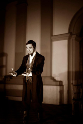 Monólogo y títeres eróticos