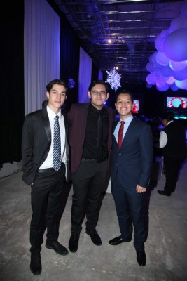 Juventud, elegancia y celebración en la Prom 2018 de la EIS