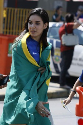 Las bellezas que adornaron el Honduras contra Nigeria.