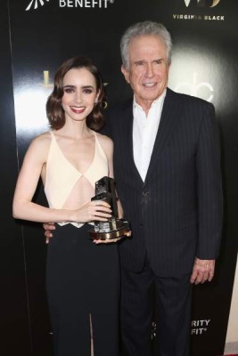 Lily Collins y Warren Beatty.