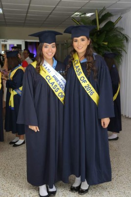 Histórica y solemne fue la graduación de la EIS