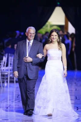 Espectacular fiesta de gala de la Escuela Internacional Sampedrana