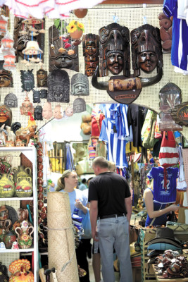 El mercado de artesanías no logra impulsarse