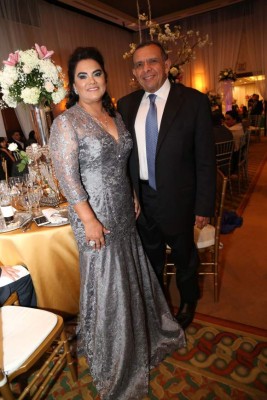 Majestuosa recepción por los graduados de la Elvel School