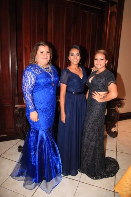 La graduación de la New Horizon School