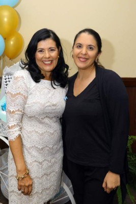 Fiesta maternal para Andrea Handal de Álvarez