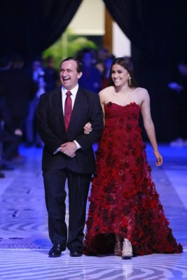 Espectacular fiesta de gala de la Escuela Internacional Sampedrana