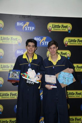 Los 26 nuevos bachilleres del Big Step Institute de San Pedro Sula