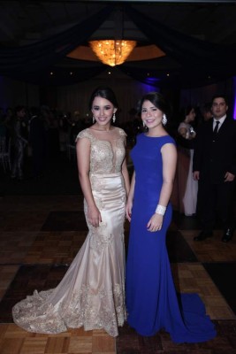 Graduación de la Academia Americana