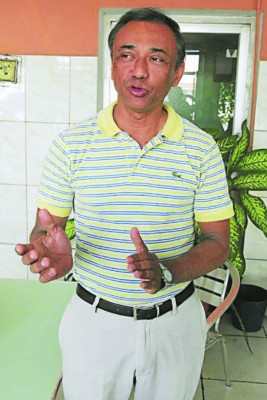 Farmacias familiares, negocio que lucha por no desaparecer