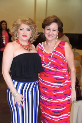 El Club Internacional de Mujeres se reúne