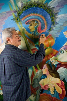 Julio Visquerra, el pintor que 'rinde culto” a la belleza