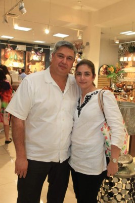 Gran coctel en tiendas Eleganza