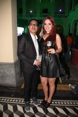Marlon Valdés y Daniela Flores