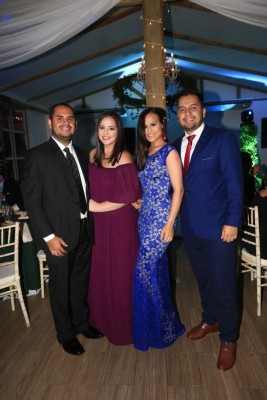 Noche de fiesta y alegría para los recién casados Erik Vega y Melissa Zablah