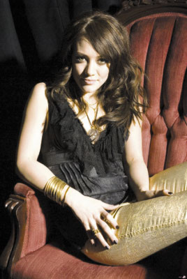 Hillary estrena disco