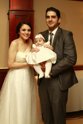 Astor Quintana y Giselle Gonzales celebran por su amor y su hija