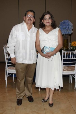 Rennée Ruiz y Gustavo Canahuati se prometen amor
