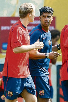 Frank Rijkaard elogia a Sneijder