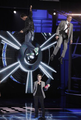 MTV: Sandra Bullock besa a Scarlett Johansson