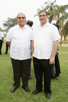 Alegría nupcial al atardecer