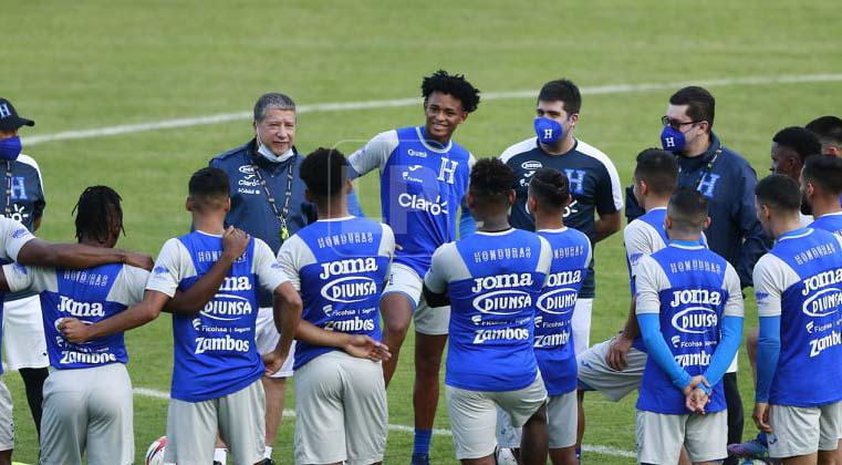 “Bolillo” recibió en entrenamiento a Christian Sacaza de Honduras