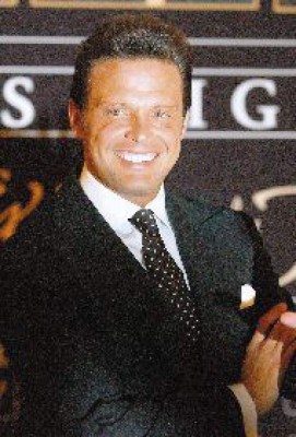 Portal de internet informa sobre llegada de Luis Miguel jr.