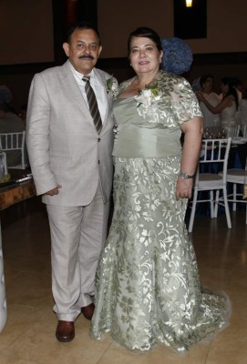 Rennée Ruiz y Gustavo Canahuati se prometen amor