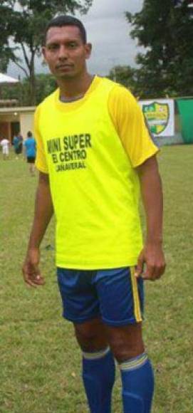 Marlon Peña: El experimentado defensor hondureño fichó para la presente campaña con el FC Brasilia de Río Lindo.