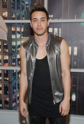 Enrique Iglesias lidera nominaciones a premios Juventud