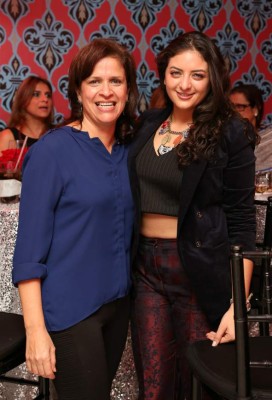 Regalos y fiesta para Juanilla Bueso de Kattán