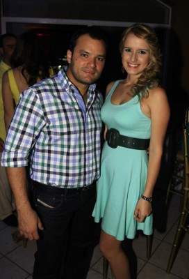 Estefanía Marinakys y Juan Carlos Guzman se casan el sábado