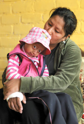 Niña de ocho años vive en un cuerpo de ochenta