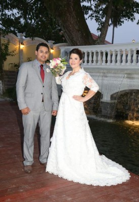 Alegría nupcial al atardecer