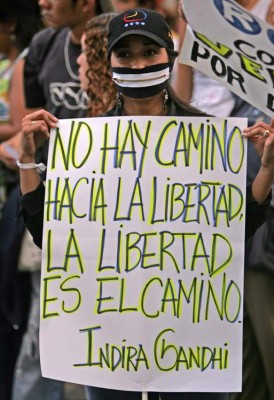 Estudiantes luchan por la libertad de expresión