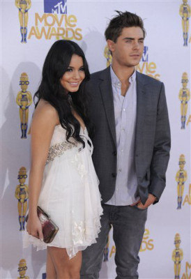 MTV: Sandra Bullock besa a Scarlett Johansson