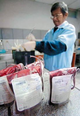 Madre de familia infectada de virus VIH demandará al Estado peruano