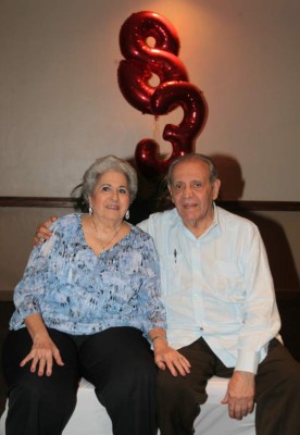 Dicha por los 83 años de la dama Julia Larach