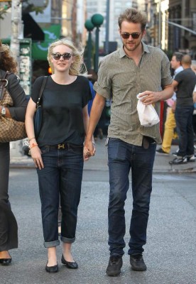 Jóvenes estrellas hechizadas por el amor