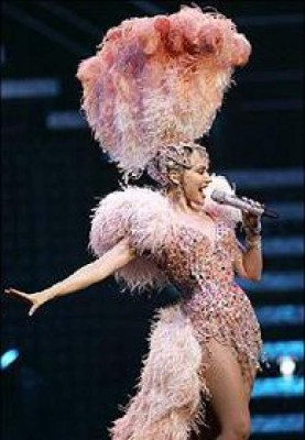 Kylie Minogue regresa a los escenarios