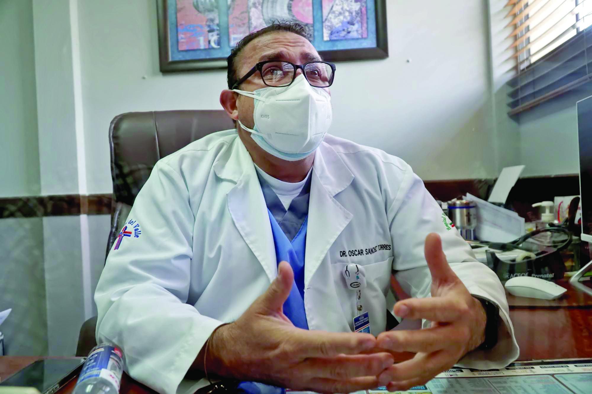 Falta de cupos y tecnología limitan formación de médicos especialistas