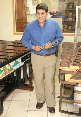 'Apenado toqué música navideña en mayo”