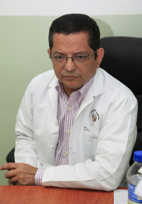 Manuel Maldonado: 'A diario opero cáncer en nombre de Dios”