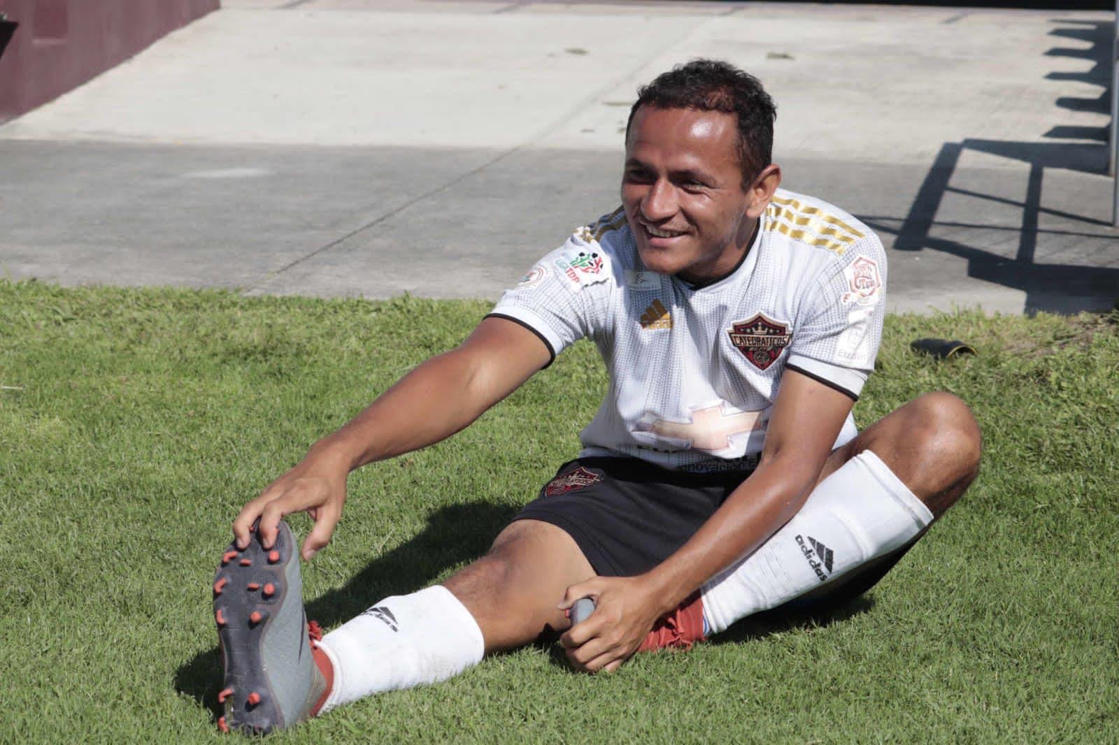 Álvaro Romero formó parte del club Los Catedráticos FC pero al final se marchó del equipo ya que asegura fue engañado.