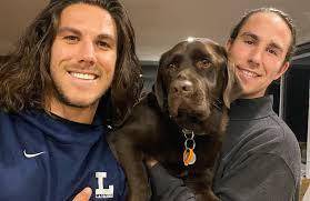 Tres cadáveres fueron hallados en un balneario del estado mexicano de Baja California (noroeste), cerca de la zona donde dos australianos y un estadounidense desaparecieron la semana pasada durante un viaje para surfear, informaron las autoridades de <b>México</b> y Estados Unidos.