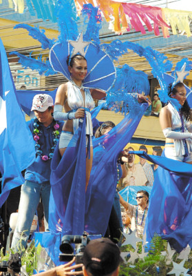 Derroche de alegría en carnaval de La Ceiba