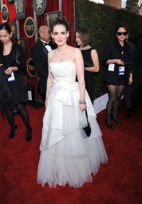 SAG: Estrellas lucen diseños frescos y atrevidos