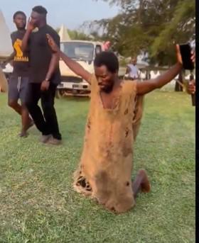 Construye arcas y al fallar profecía dice que él negoció con Dios por el mundo