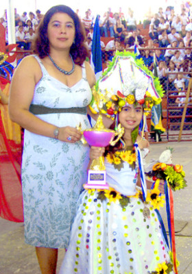 Ritmo, sabor y colorido en VI Feria Hispana