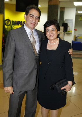 Ana María Alemán recibe reconocimiento